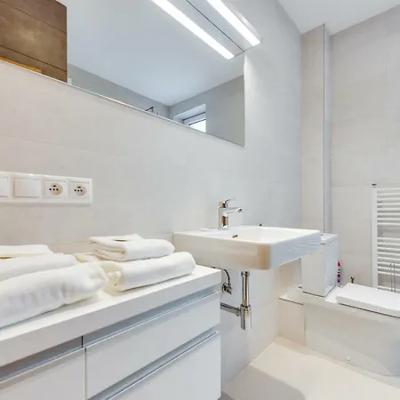Modern Studio In The Historical Centre Апартаменты *