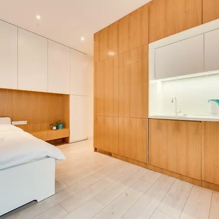 Modern Studio In The Historical Centre Апартаменты *